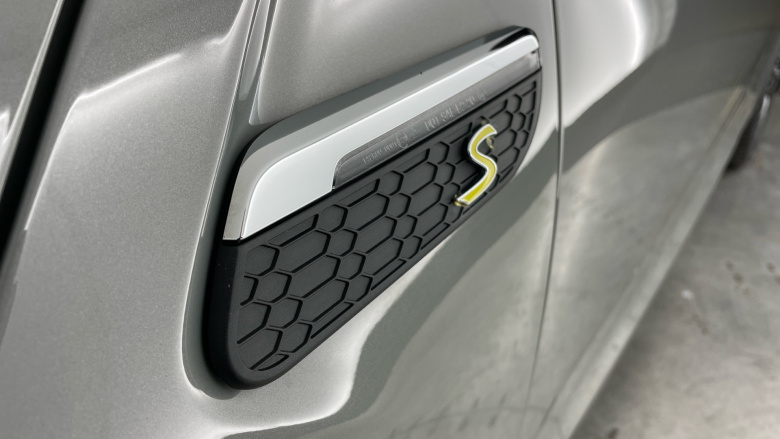 MINI Hatchback 135kW Cooper S Level 2 33kWh 3dr Auto Electric Hatchback